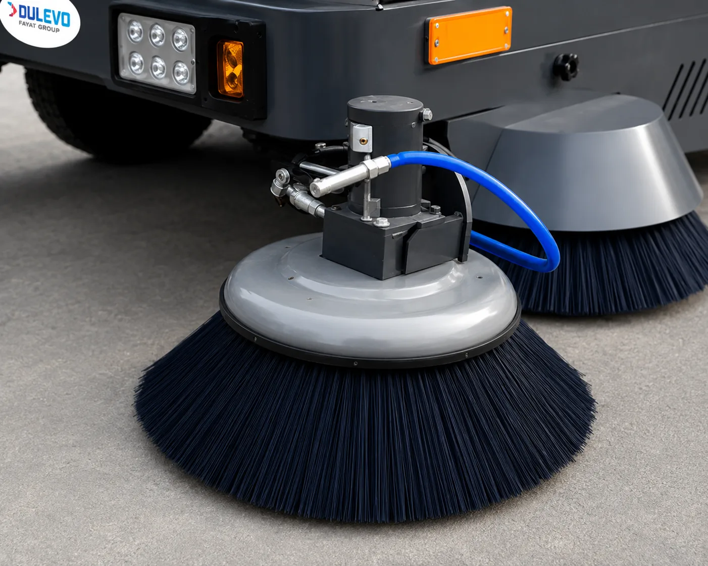 Ride on Road Sweeper Machine